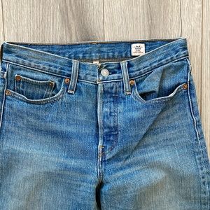 Levi’s denim size 27, white oak cone